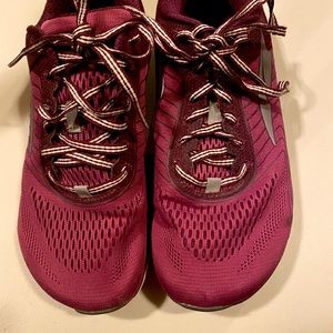 Altra Intuition 4.5 Women's Purple Running Shoes Size 9 Excellent condition